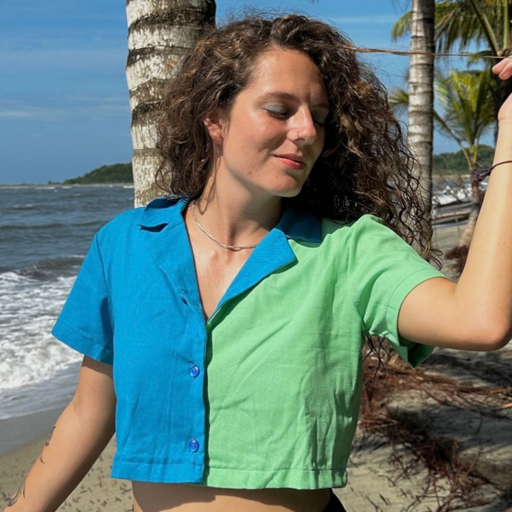 Blusa corta bicolor 🌈 (karol g)